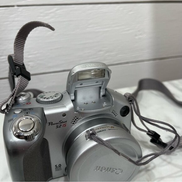 Canon PowerShot for parts/repair - Picture 3 of 7